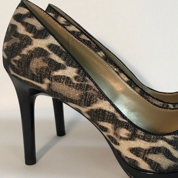 Bandolino Cheetah Pumps - Picture 4 of 6